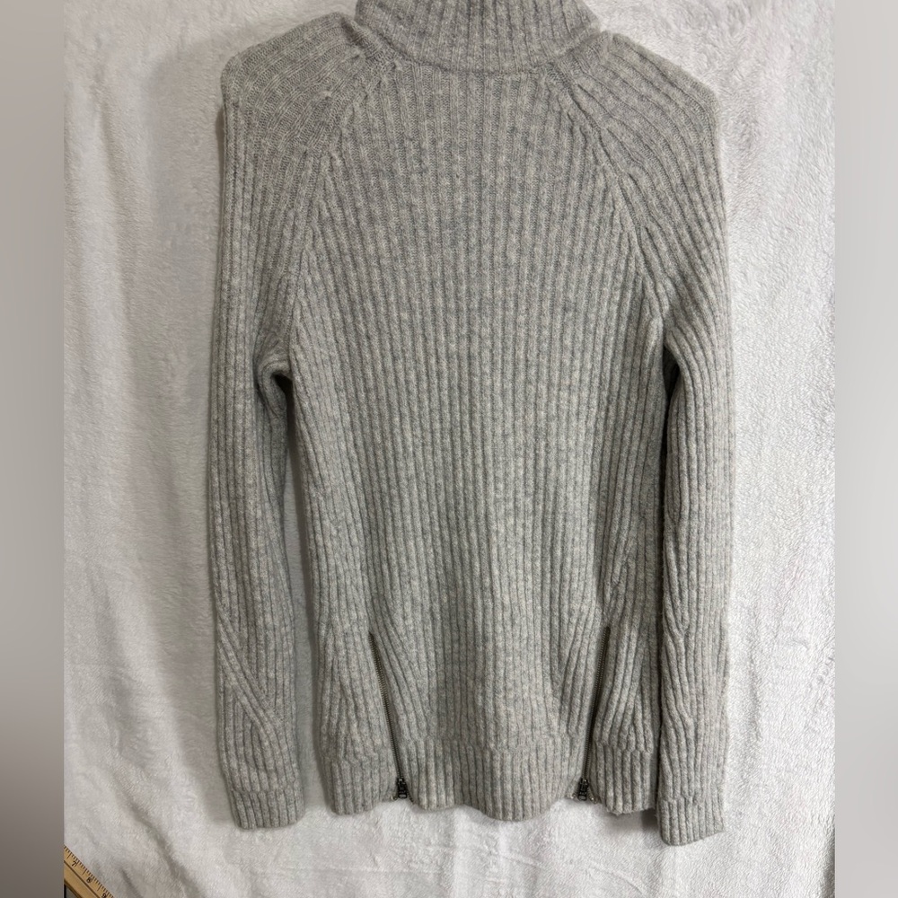 Abercrombie & Fitch XS Turtle Neck Sweater- Light Gray